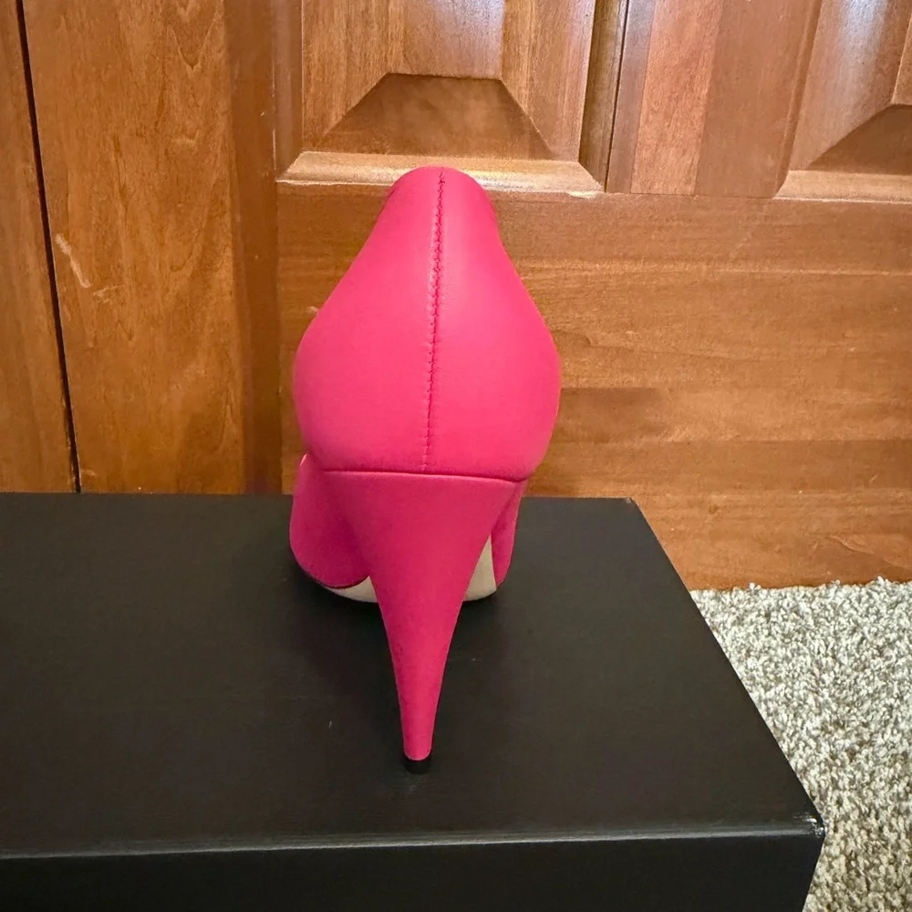 Gucci Hot Pink Pointed-Toe Bow Pumps - Picture 9 of 16